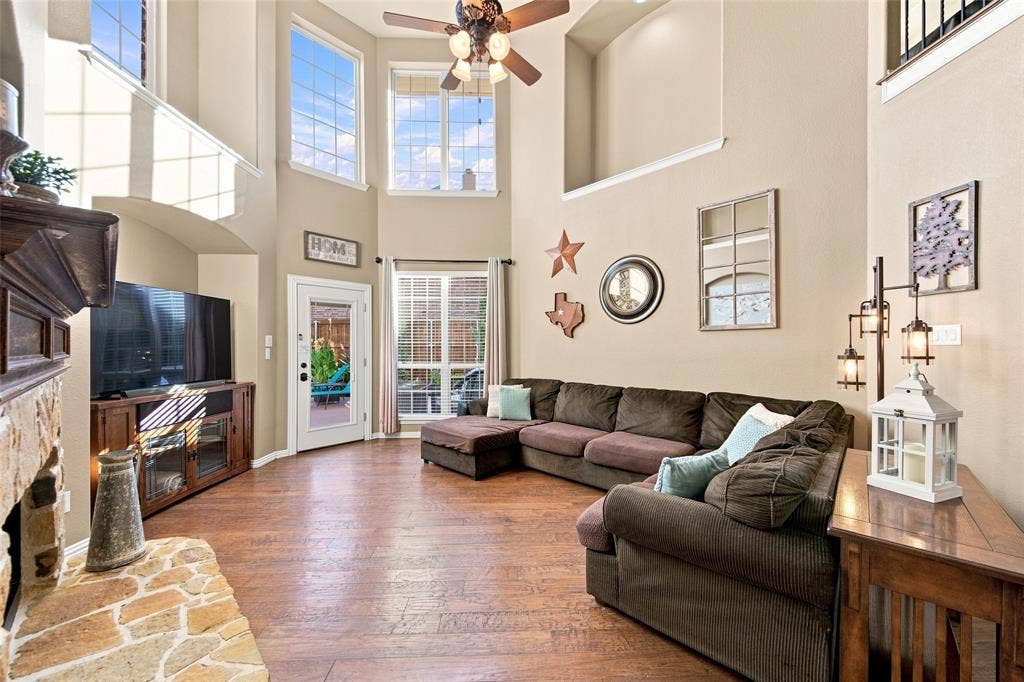 904 Cougar Drive, Allen, TX 75013 904 Cougar Drive, Allen, TX 75013