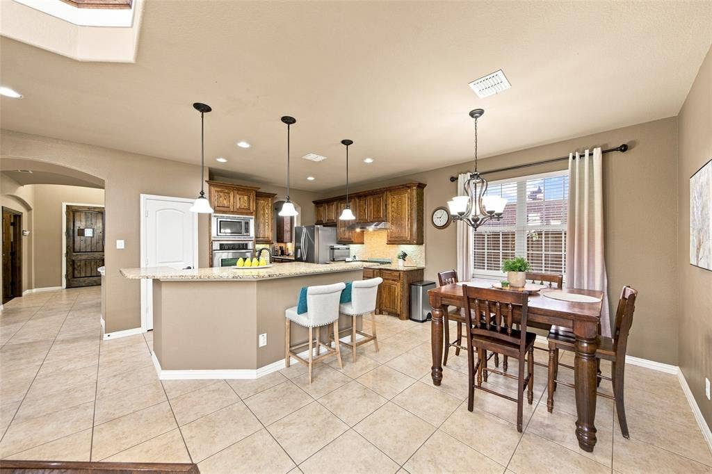 904 Cougar Drive, Allen, TX 75013 904 Cougar Drive, Allen, TX 75013