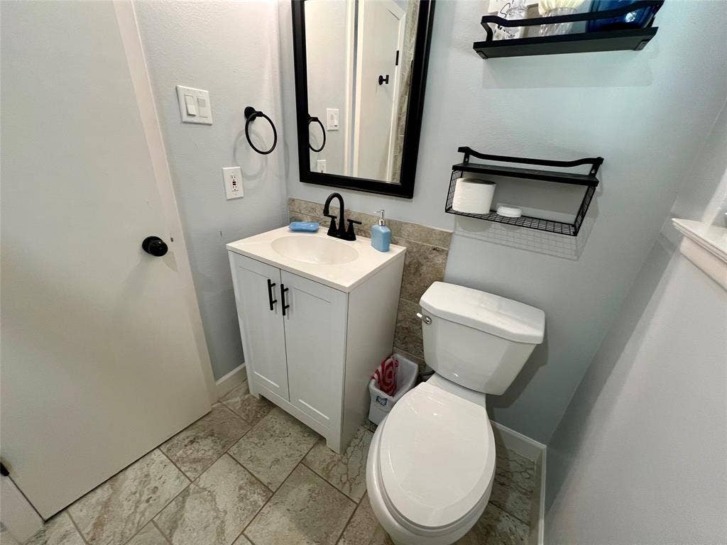 1113 Eric Avenue, Arlington, TX 76012 1113 Eric Avenue, Arlington, TX 76012