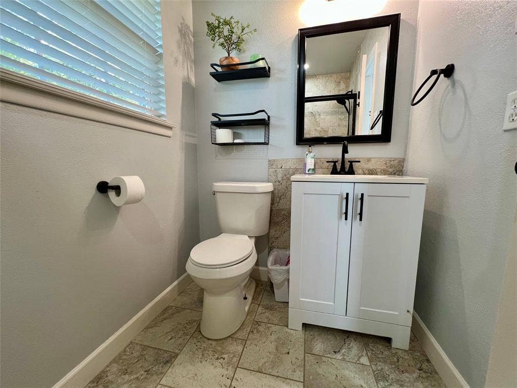 1113 Eric Avenue, Arlington, TX 76012 1113 Eric Avenue, Arlington, TX 76012