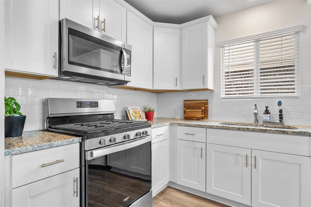 913 Dressage Drive, Haslet, TX 76052 913 Dressage Drive, Haslet, TX 76052