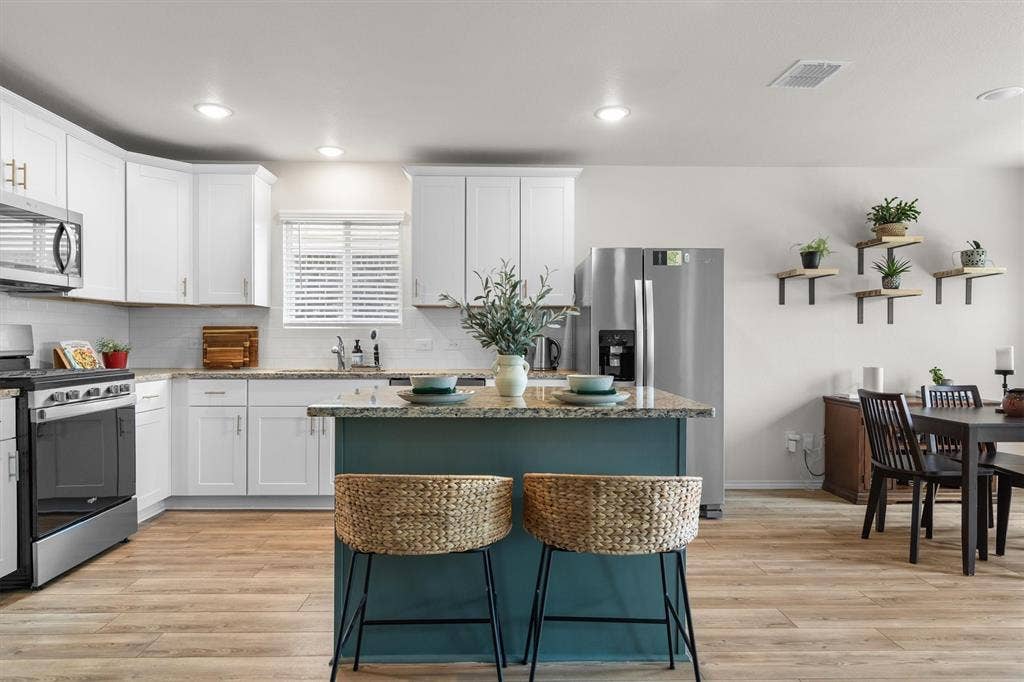 913 Dressage Drive, Haslet, TX 76052 913 Dressage Drive, Haslet, TX 76052