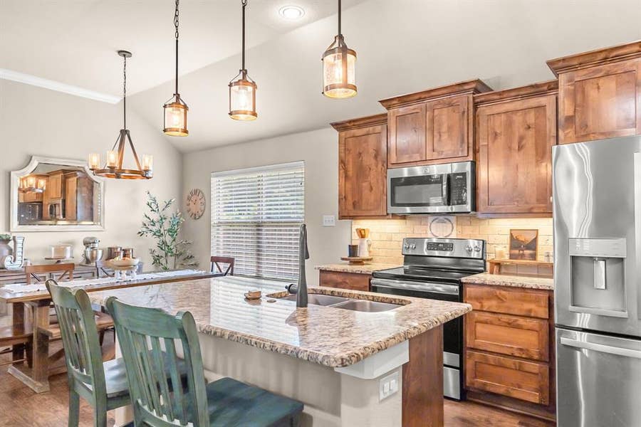 Property photo for 409 Mesa Drive, Lone Oak, TX
