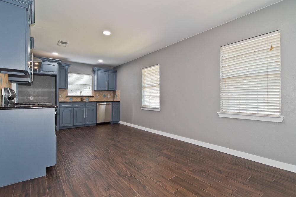 3039 Grayson Drive, Dallas, TX 75224 3039 Grayson Drive, Dallas, TX 75224