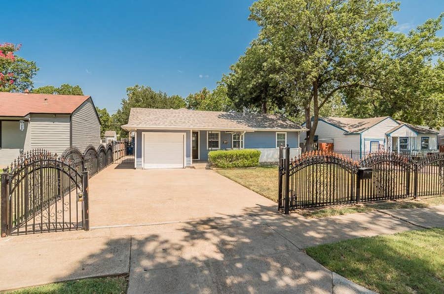 Property photo for 3039 Grayson Drive, Dallas, TX