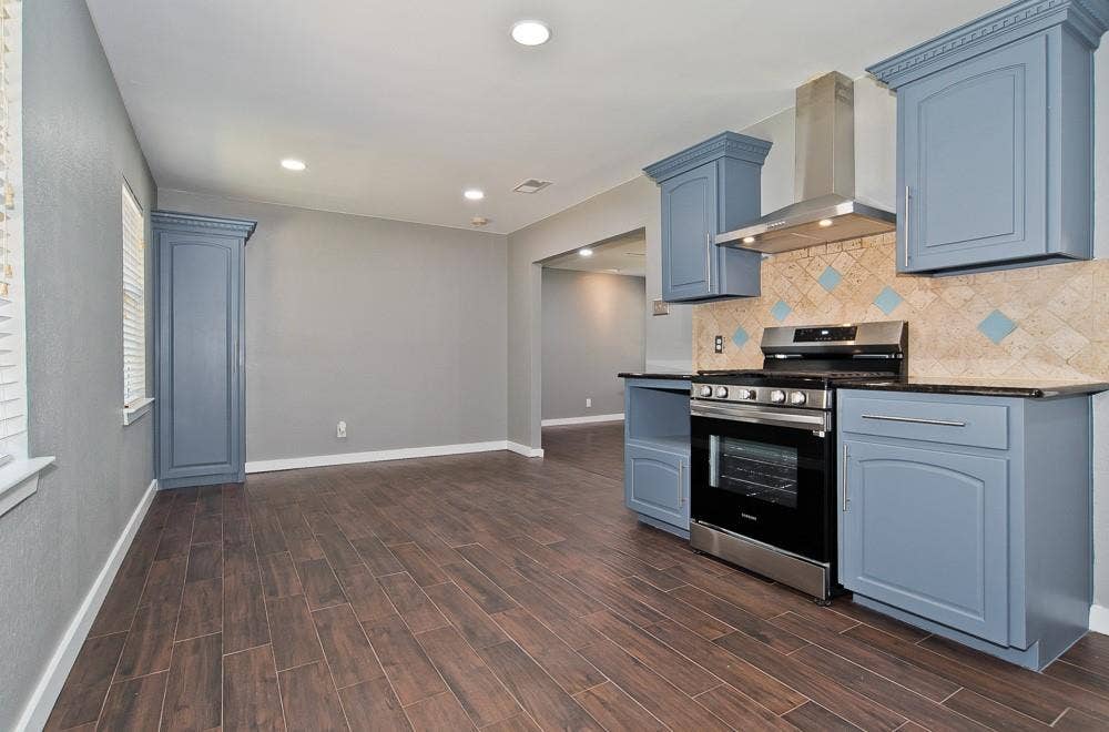 3039 Grayson Drive, Dallas, TX 75224 3039 Grayson Drive, Dallas, TX 75224