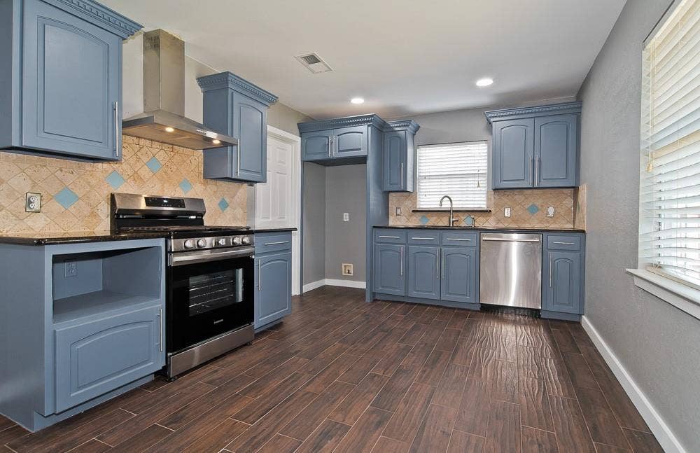3039 Grayson Drive, Dallas, TX 75224 3039 Grayson Drive, Dallas, TX 75224