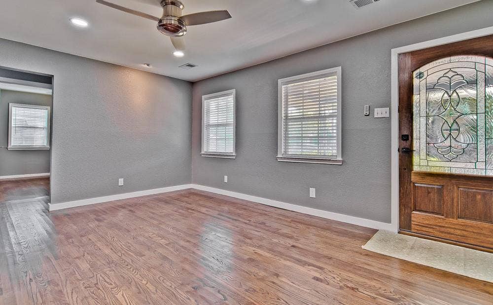 3039 Grayson Drive, Dallas, TX 75224 3039 Grayson Drive, Dallas, TX 75224