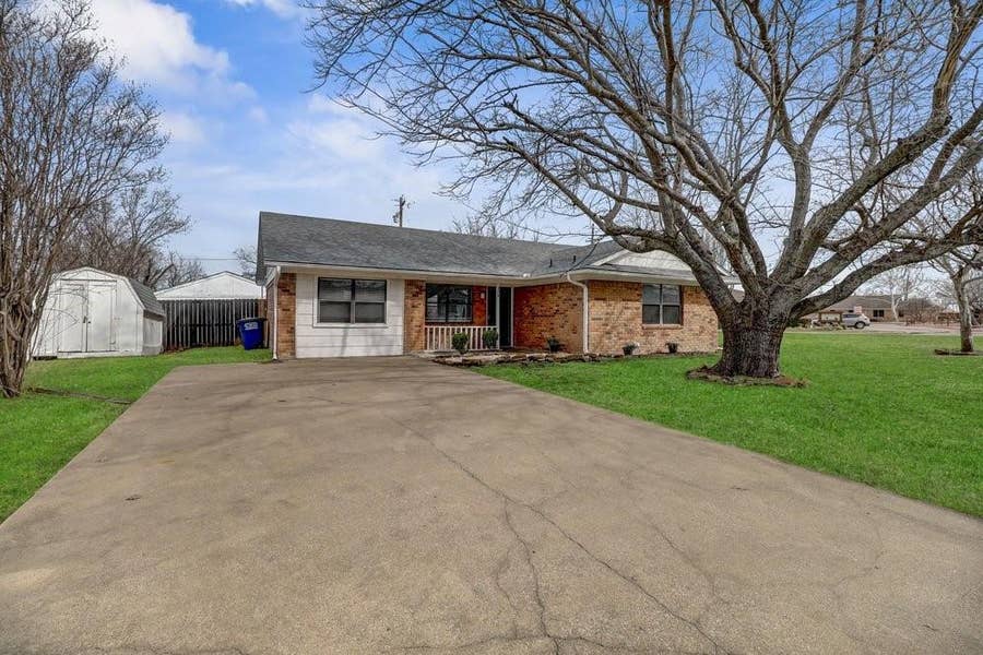 Property photo for 324 Allenwood Drive, Princeton, TX