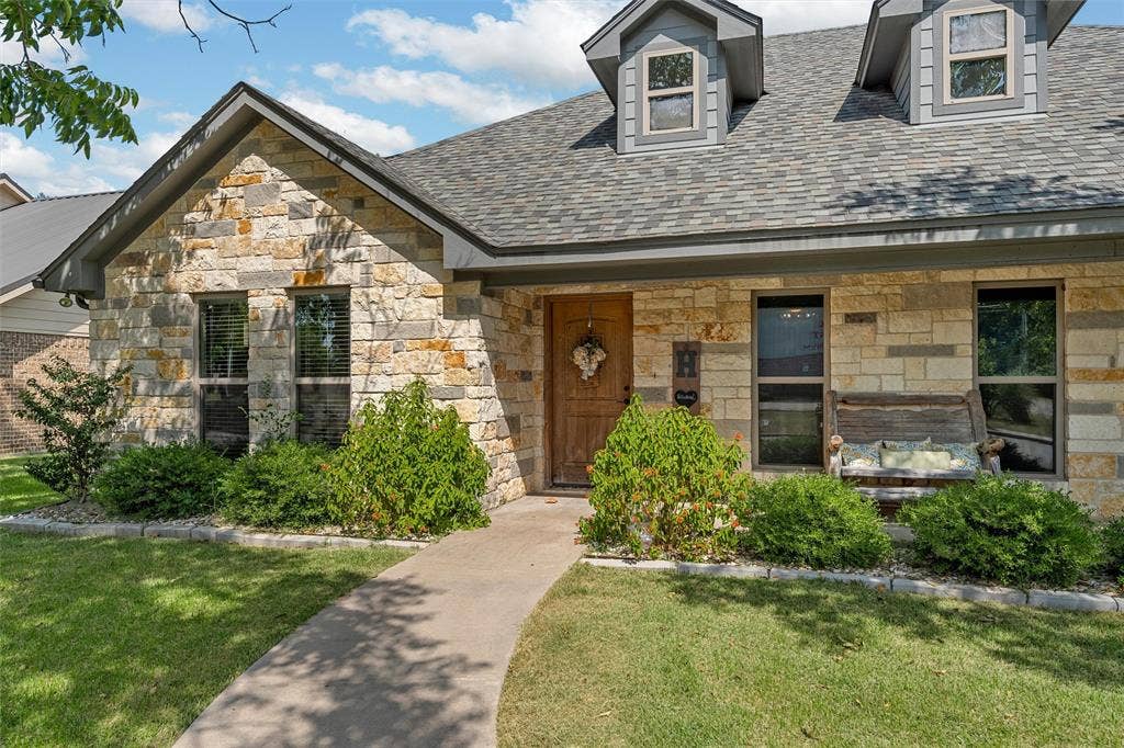 1200 N Davis Street, West, TX 76691 1200 N Davis Street, West, TX 76691