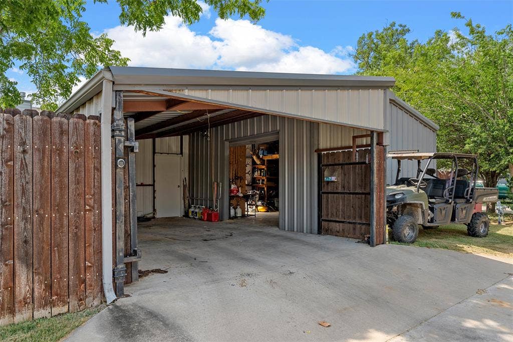 1200 N Davis Street, West, TX 76691 1200 N Davis Street, West, TX 76691