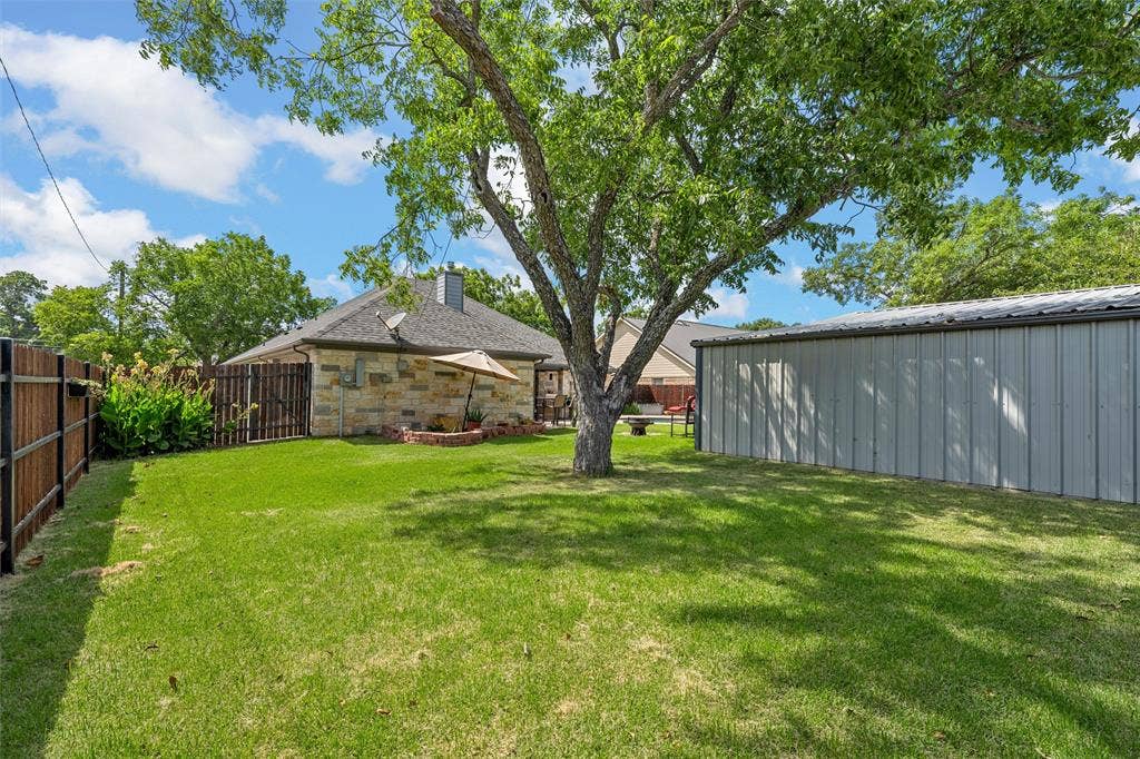 1200 N Davis Street, West, TX 76691 1200 N Davis Street, West, TX 76691