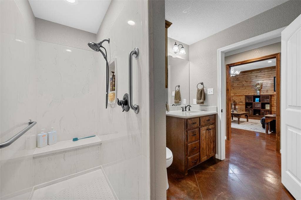 1200 N Davis Street, West, TX 76691 1200 N Davis Street, West, TX 76691