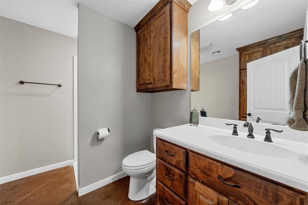1200 N Davis Street, West, TX 76691 1200 N Davis Street, West, TX 76691