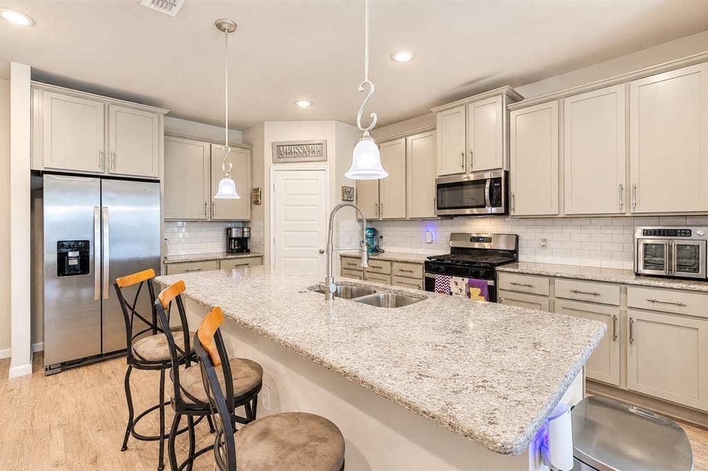 1813 Bellatrix Drive, Haslet, TX 76052 1813 Bellatrix Drive, Haslet, TX 76052