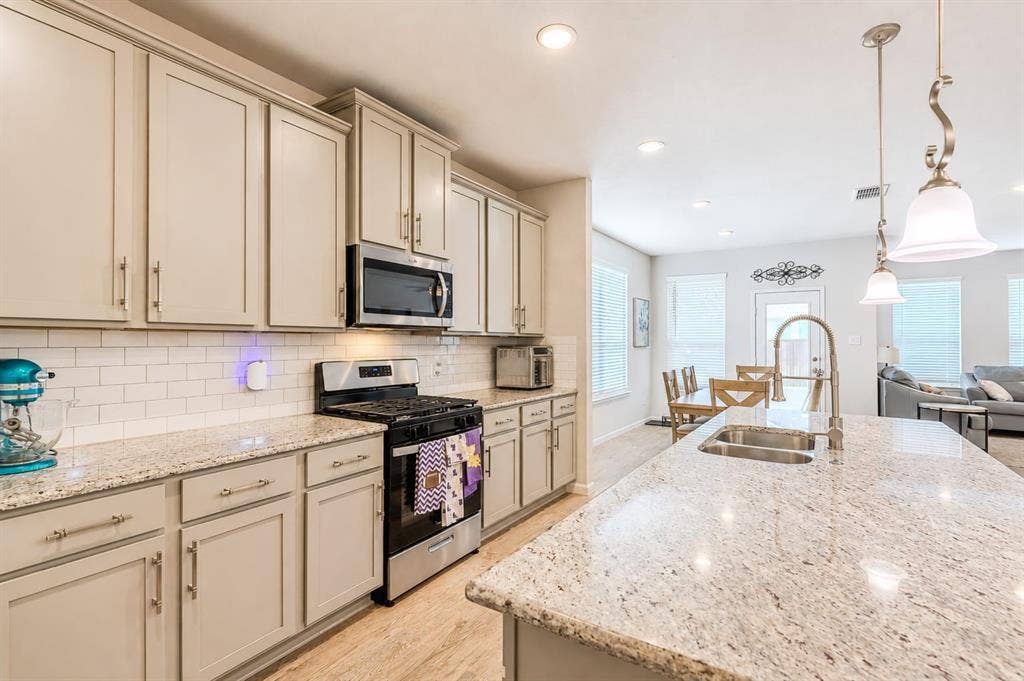 1813 Bellatrix Drive, Haslet, TX 76052 1813 Bellatrix Drive, Haslet, TX 76052