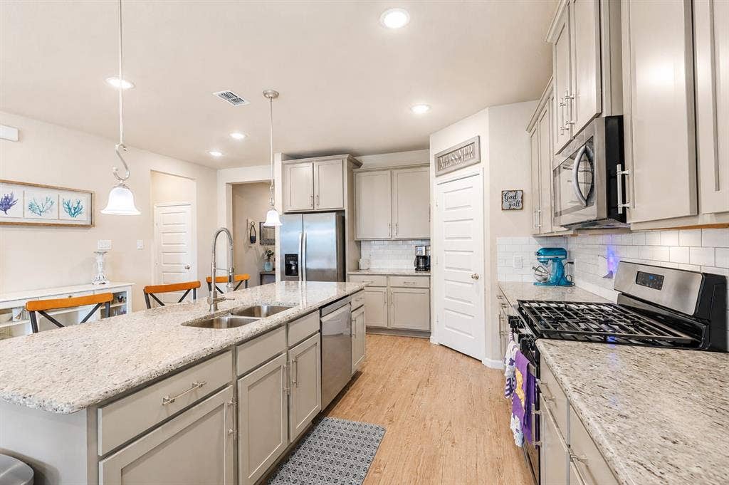 1813 Bellatrix Drive, Haslet, TX 76052 1813 Bellatrix Drive, Haslet, TX 76052
