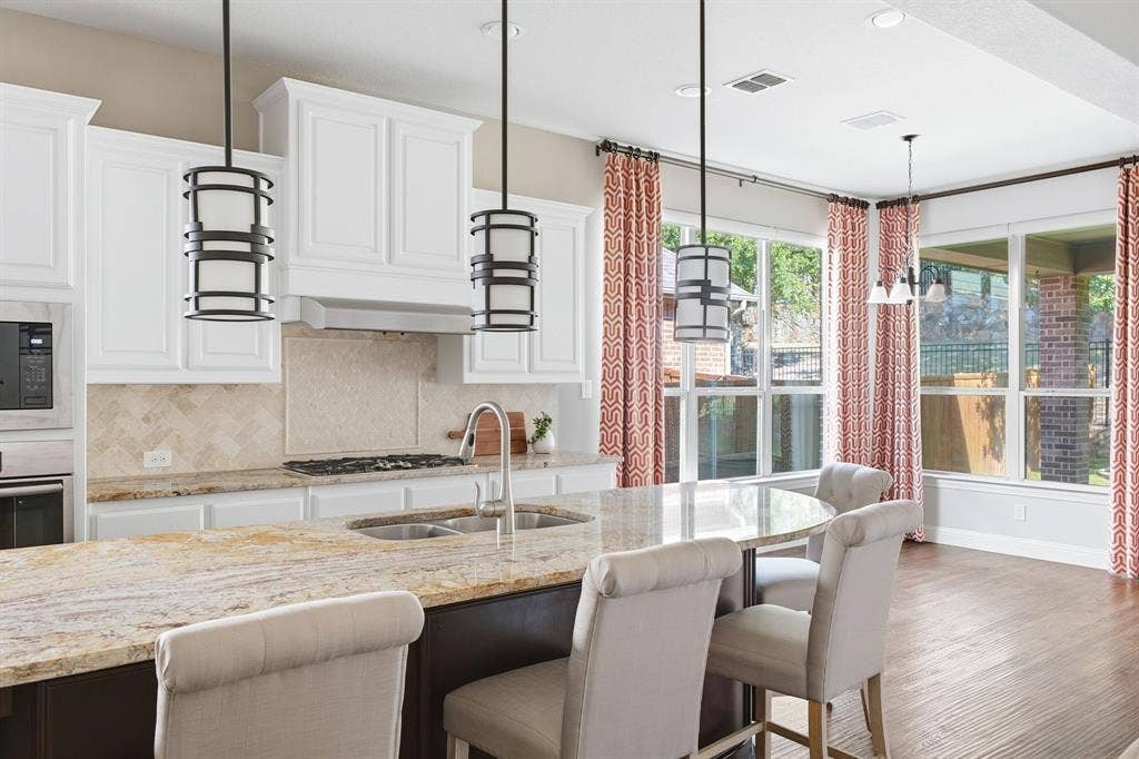 2724 Piersall Drive, McKinney, TX 75072 2724 Piersall Drive, McKinney, TX 75072
