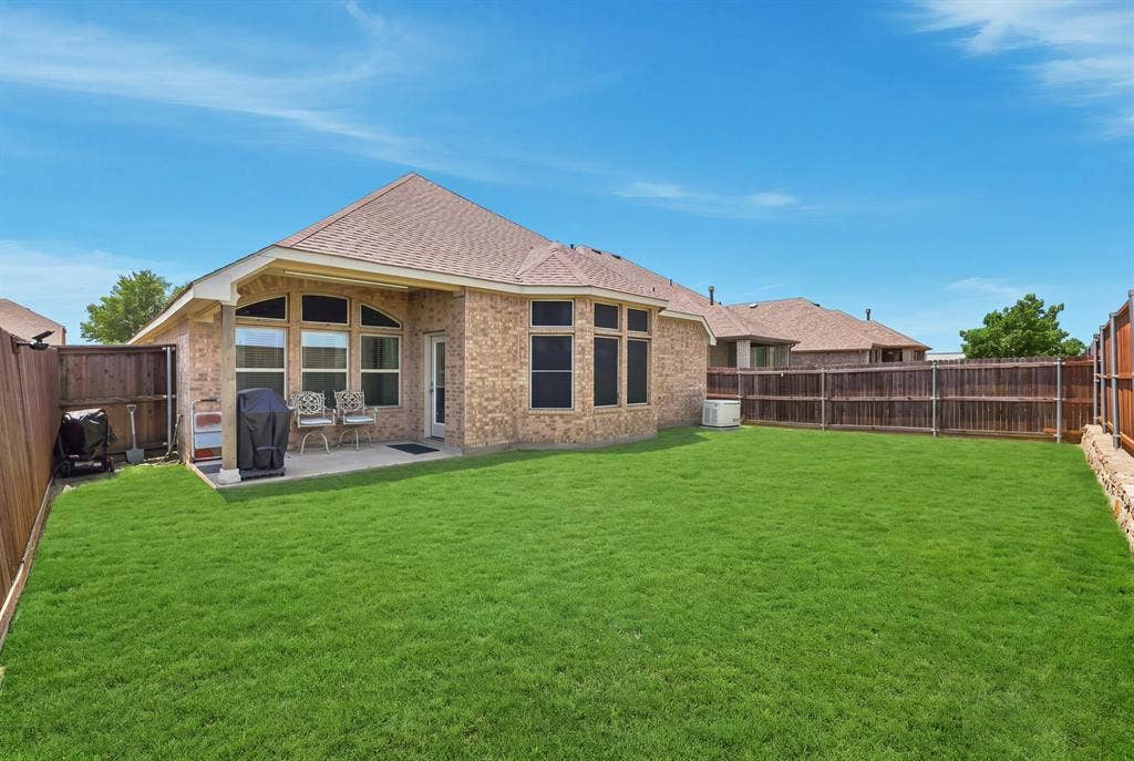 1556 Seminole Drive, Forney, TX 75126 Beautiful backyard with a full privacy fence