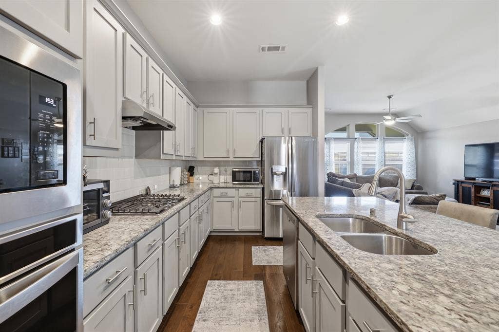 1556 Seminole Drive, Forney, TX 75126 Kitchen