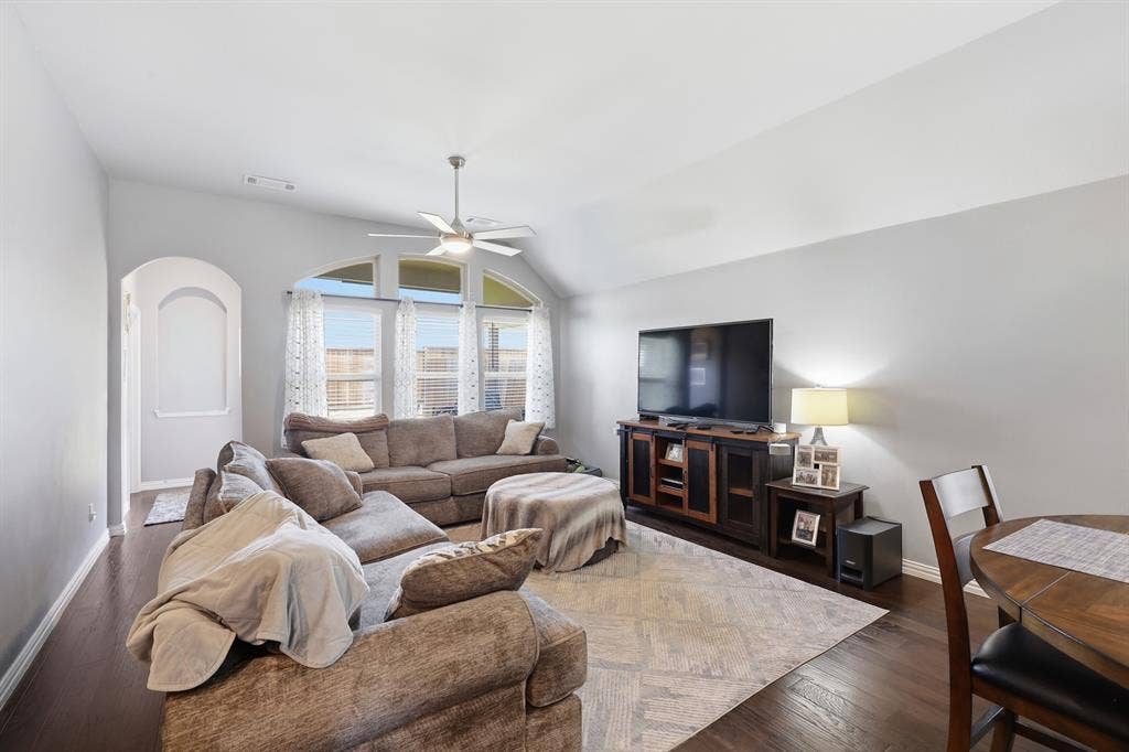1556 Seminole Drive, Forney, TX 75126 Spacious living area that provides plenty of natural lighting