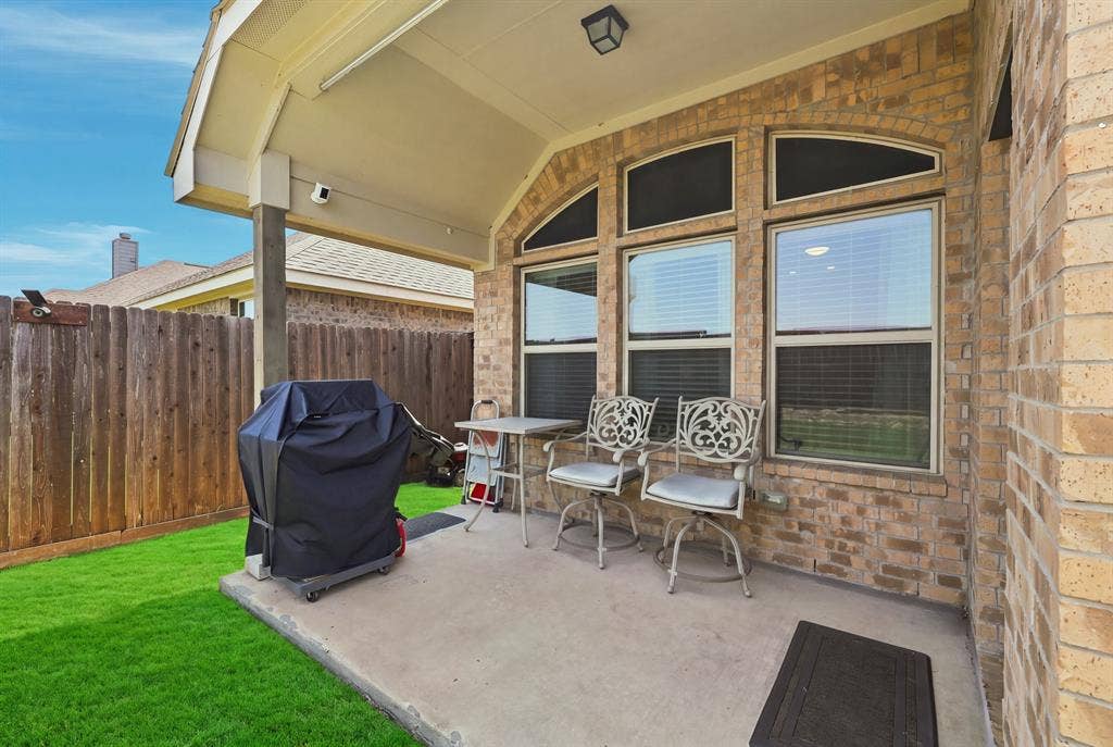 1556 Seminole Drive, Forney, TX 75126 Covered patio in the backyard