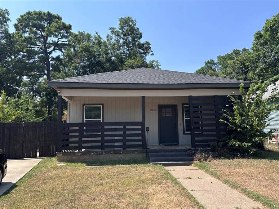Property photo for 2903 Carpenter Avenue, Dallas, TX