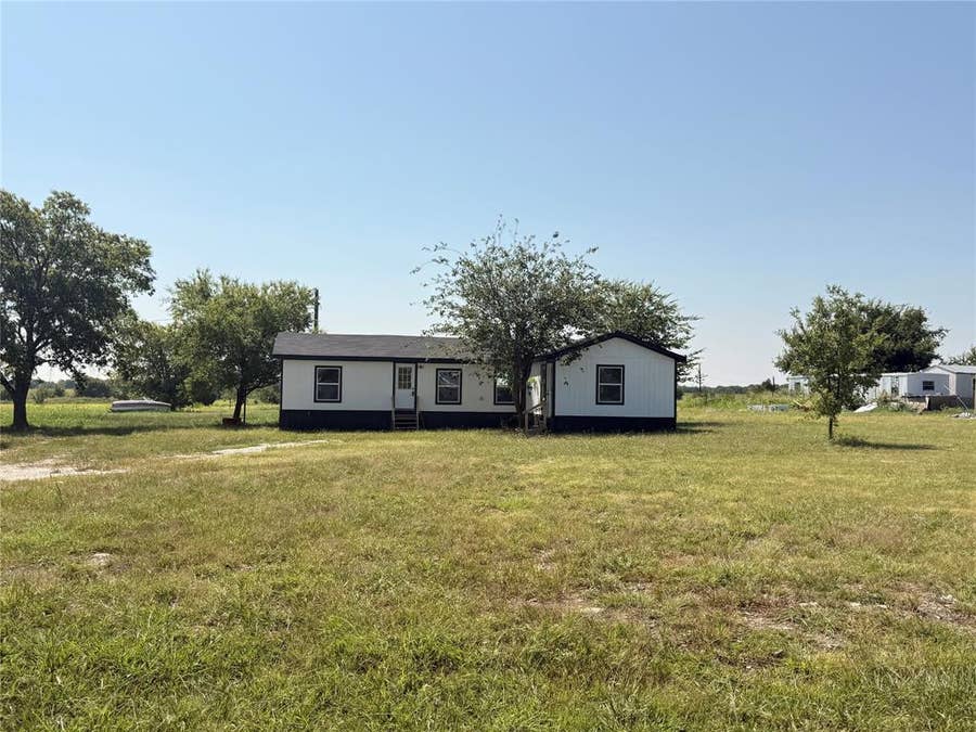 Property photo for 240 County Road 2723, Decatur, TX