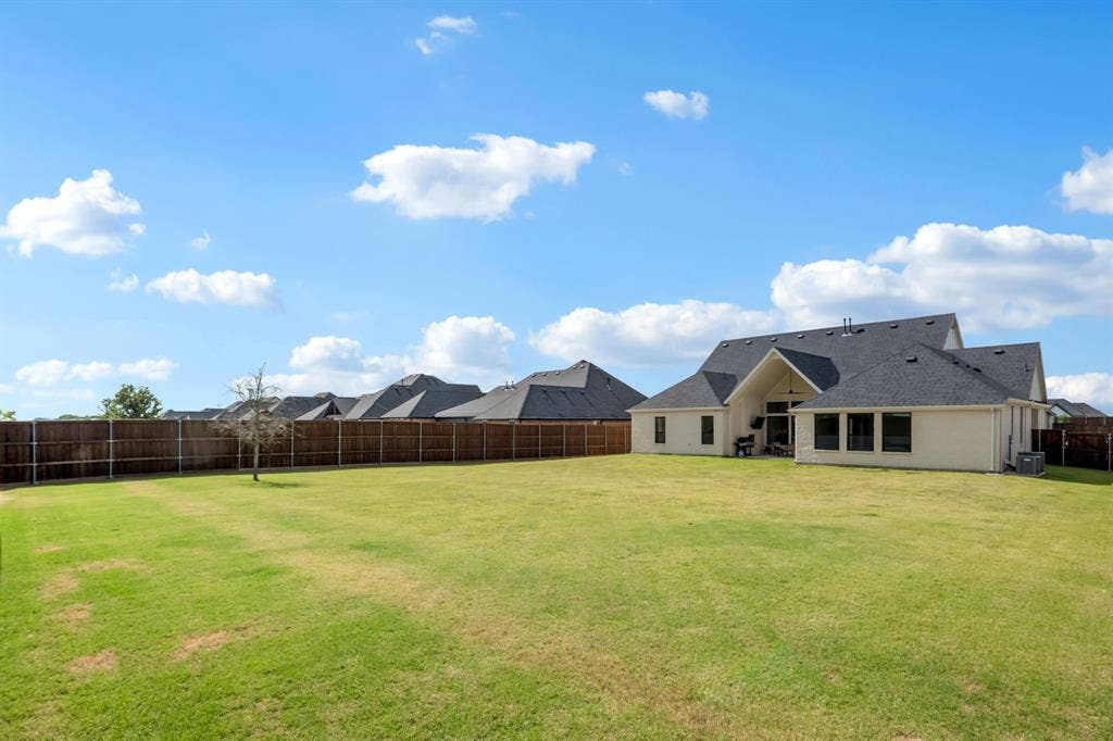 321 Wimberley Drive, Haslet, TX 76052
