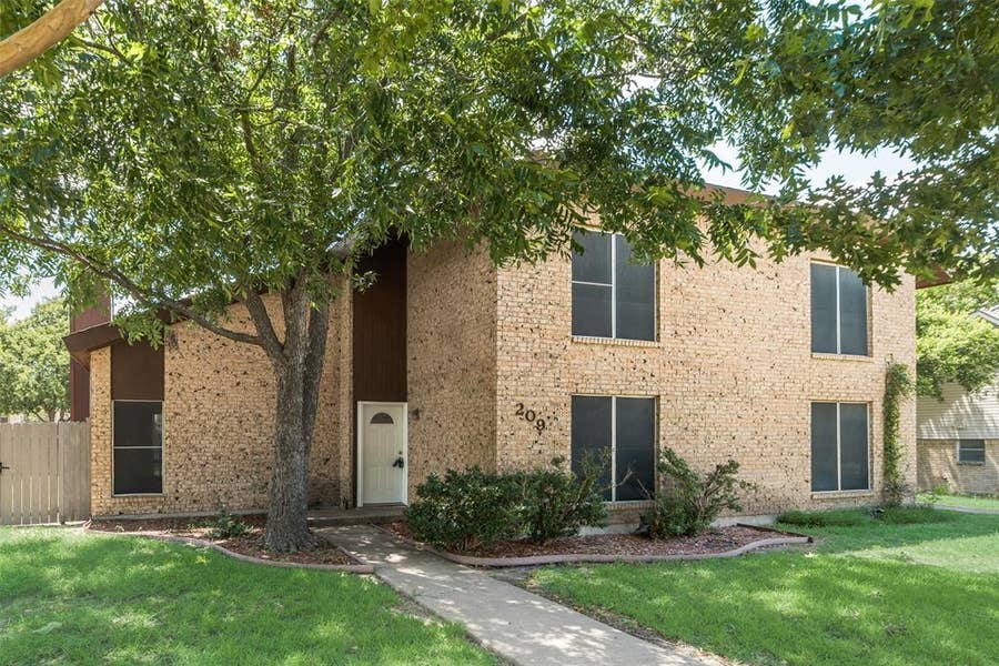 Property photo for 209 N Saint Johns Drive, Richardson, TX