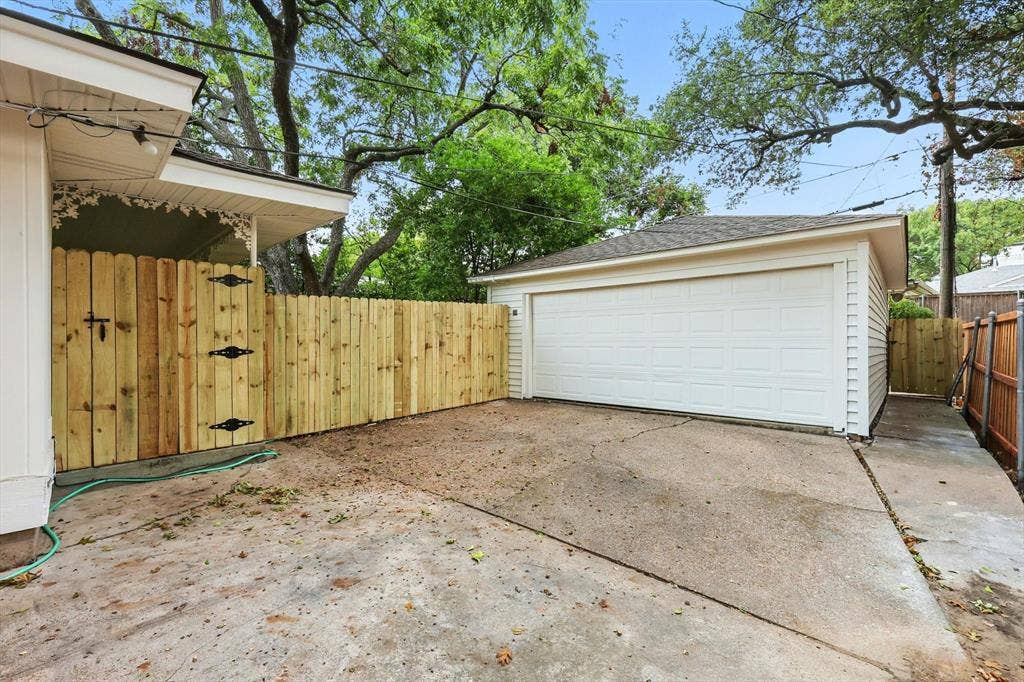 6519 Ravendale Lane, Dallas, TX 75214 6519 Ravendale Lane, Dallas, TX 75214