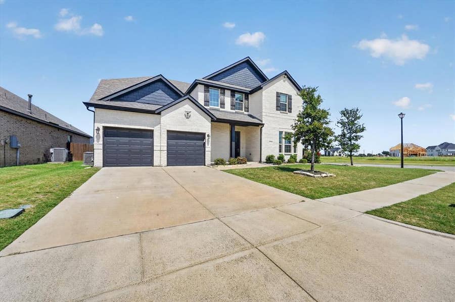 Property photo for 112 Big Bend Drive, Forney, TX