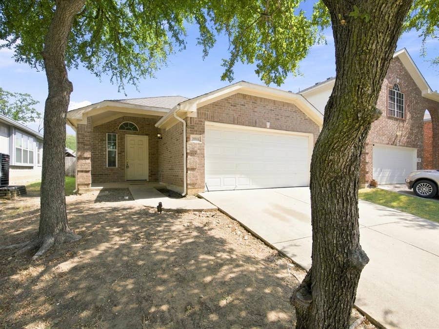 Property photo for 1011 Cruise Street, Denton, TX