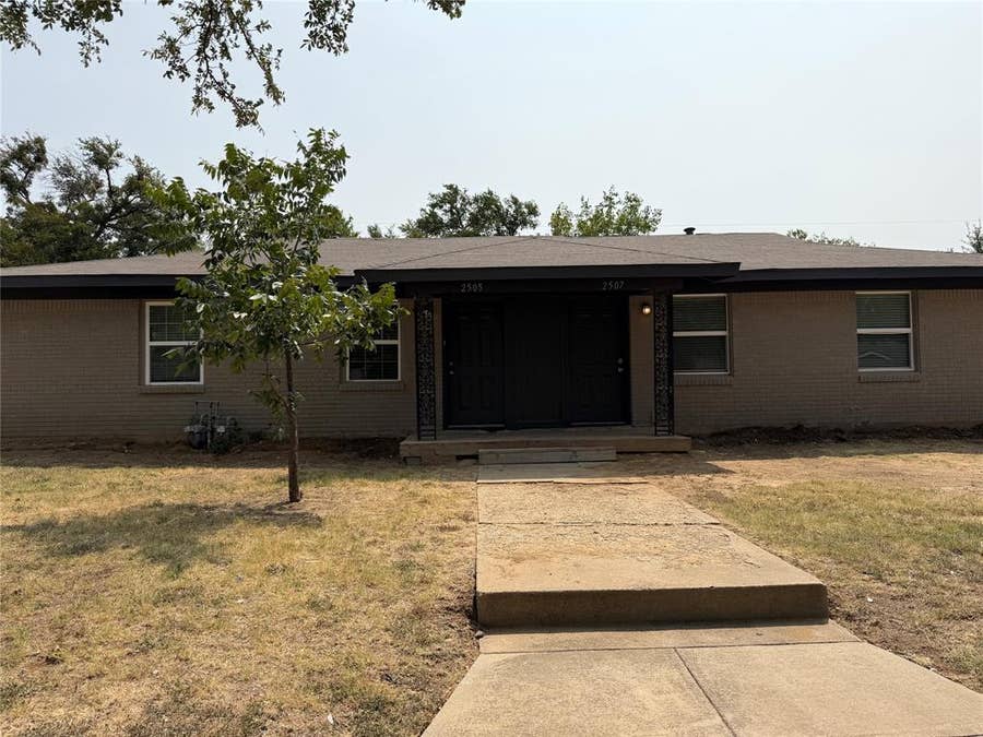 Property photo for 2505 Normont Circle, Fort Worth, TX