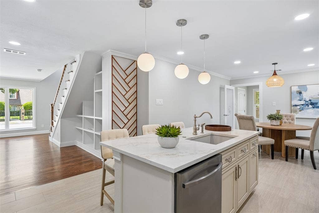 1231 S Montclair Avenue, Dallas, TX 75208
