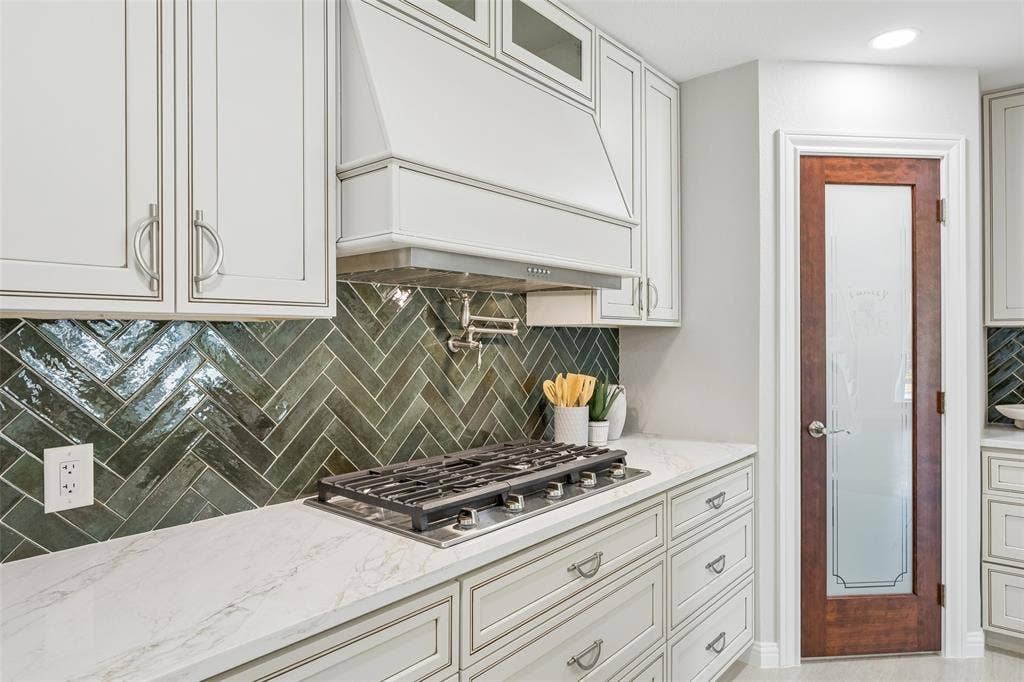 1231 S Montclair Avenue, Dallas, TX 75208