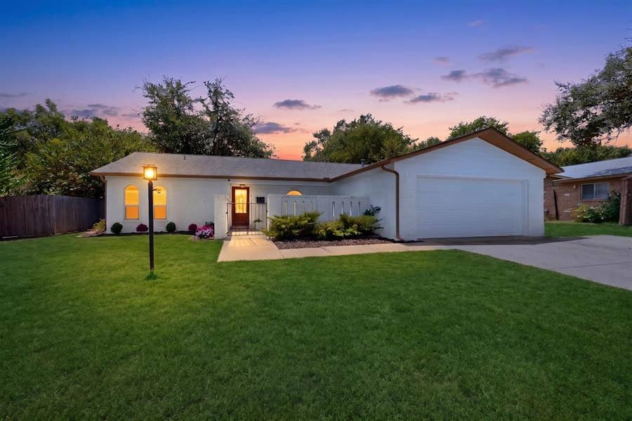 Property photo for 1509 Linwood Lane, Edgecliff Village, TX