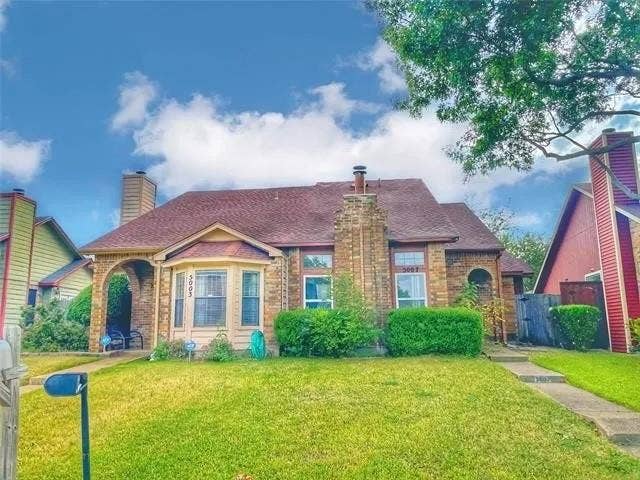 Property photo for 5007 Clover Haven Street, Dallas, TX