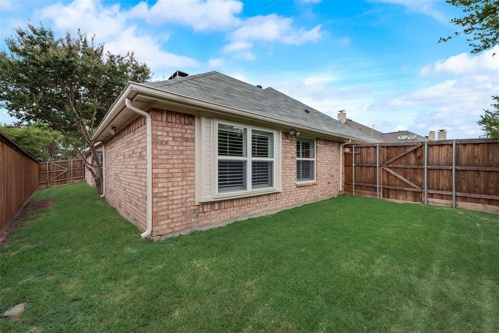 4008 Daden Oaks Drive, Plano, TX 75093 4008 Daden Oaks Drive, Plano, TX 75093