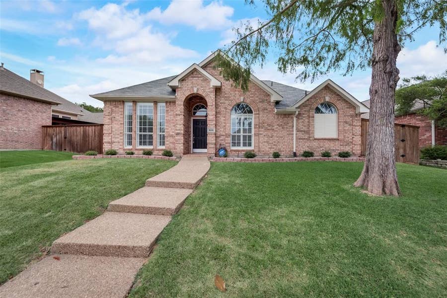 Property photo for 4008 Daden Oaks Drive, Plano, TX