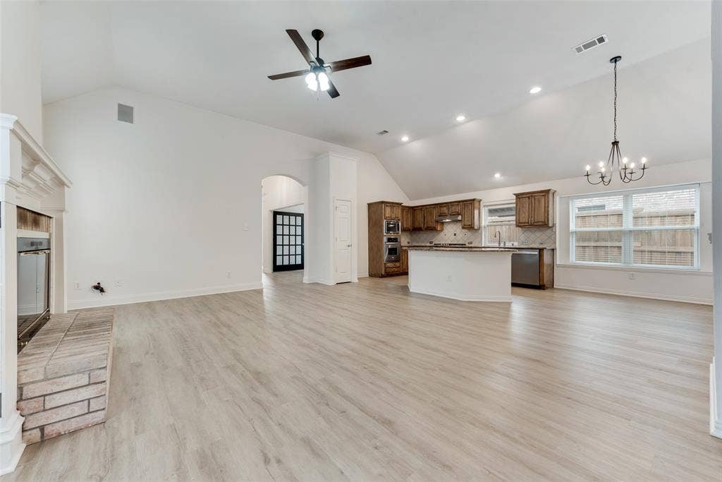 4008 Daden Oaks Drive, Plano, TX 75093 4008 Daden Oaks Drive, Plano, TX 75093