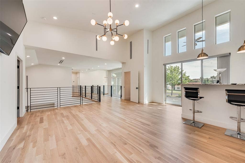 6411 Royal Lane, Dallas, TX 75230 6411 Royal Lane, Dallas, TX 75230