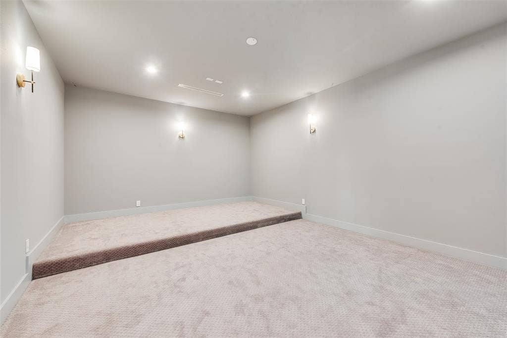 6411 Royal Lane, Dallas, TX 75230 6411 Royal Lane, Dallas, TX 75230