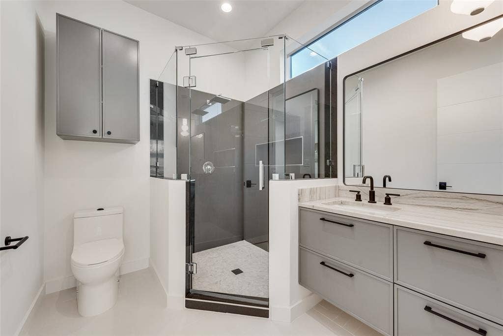 6411 Royal Lane, Dallas, TX 75230 6411 Royal Lane, Dallas, TX 75230