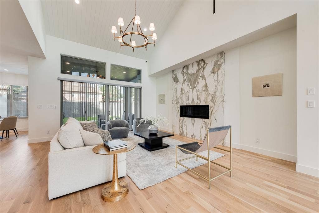 6411 Royal Lane, Dallas, TX 75230 6411 Royal Lane, Dallas, TX 75230