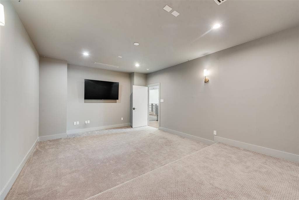 6411 Royal Lane, Dallas, TX 75230 6411 Royal Lane, Dallas, TX 75230