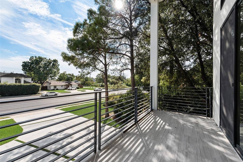 6411 Royal Lane, Dallas, TX 75230 6411 Royal Lane, Dallas, TX 75230