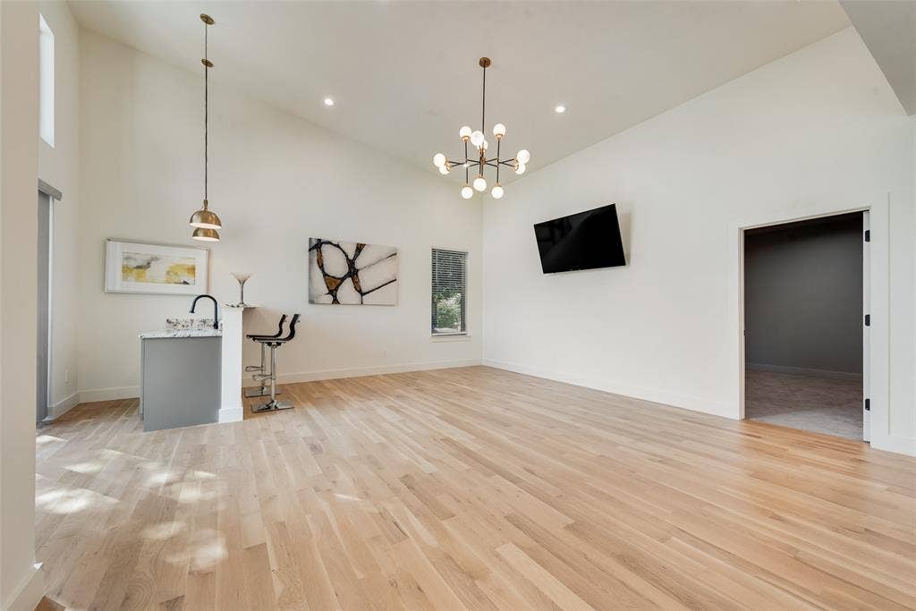 6411 Royal Lane, Dallas, TX 75230 6411 Royal Lane, Dallas, TX 75230