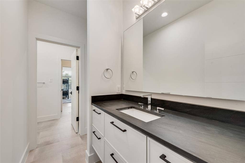 6411 Royal Lane, Dallas, TX 75230 6411 Royal Lane, Dallas, TX 75230