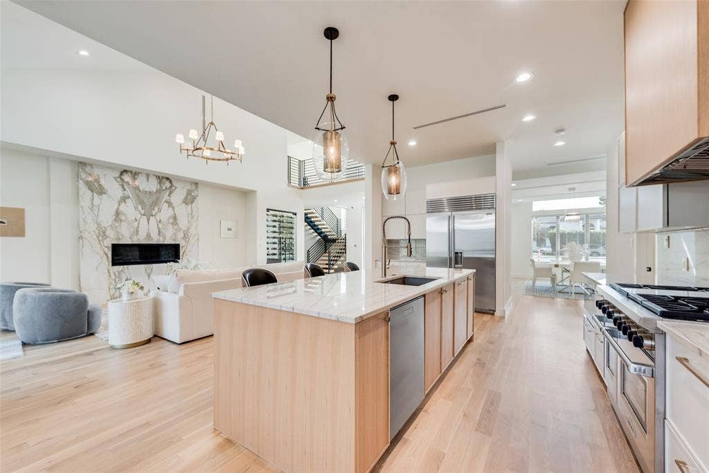6411 Royal Lane, Dallas, TX 75230 6411 Royal Lane, Dallas, TX 75230